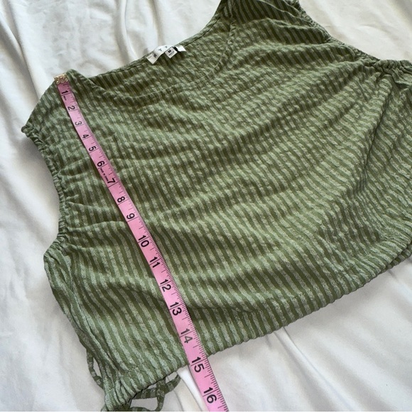 HYFVE Green Striped Sleeveless Tie-Side Top 🌿 Lightweight & Adjustable - Picture 4 of 6